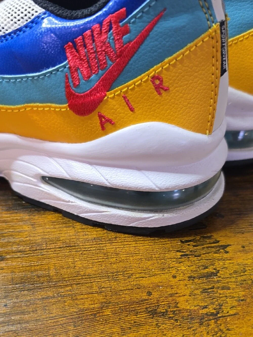 ​Nike Air Max 95 GS Game Change White University Gold Teal Red Orbit 4.5Y